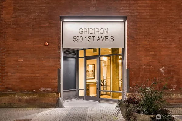 $409,000 | 590 1st Avenue South, Unit 702, Seattle, WA 98104