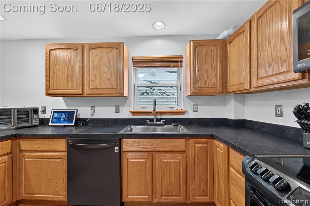 44850 Ecorse Road Belleville, MI 48111 - Photo 9 of 36
