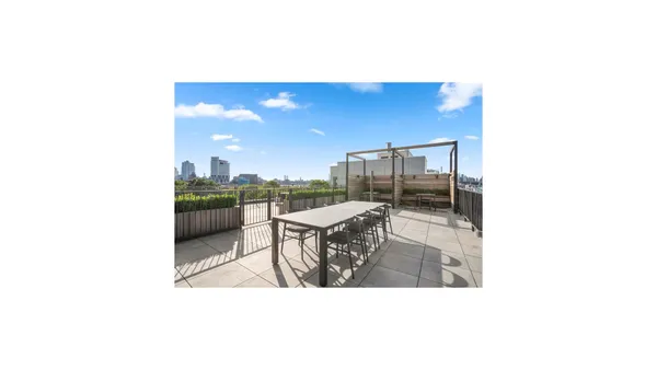 $6,450 | 860 Lorimer Street, Unit 2C | Greenpoint