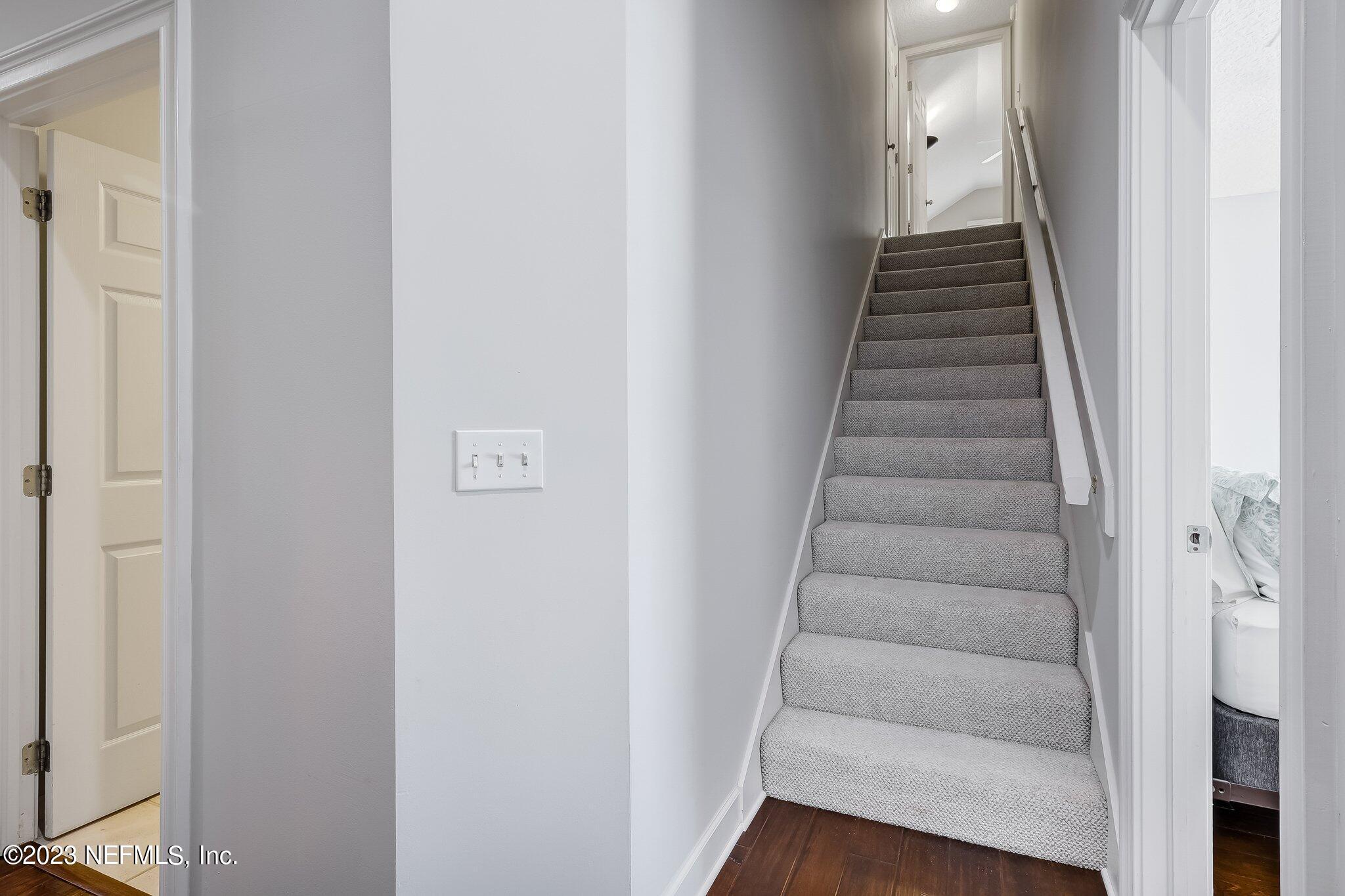 8026 Pine Lake Road Jacksonville, FL 32256 - Photo 29 of 43 a view of entryway