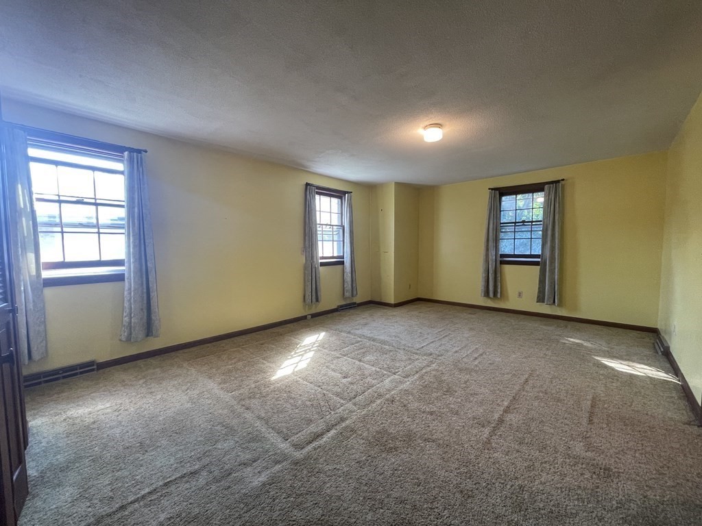 150 Meadowbrook Road Agawam, MA 01001 - Photo 16 of 27 Gallery Image 16