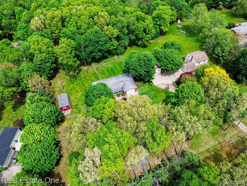 8780 Big Lake Road Clarkston, MI 48346 - Photo 28 of 31