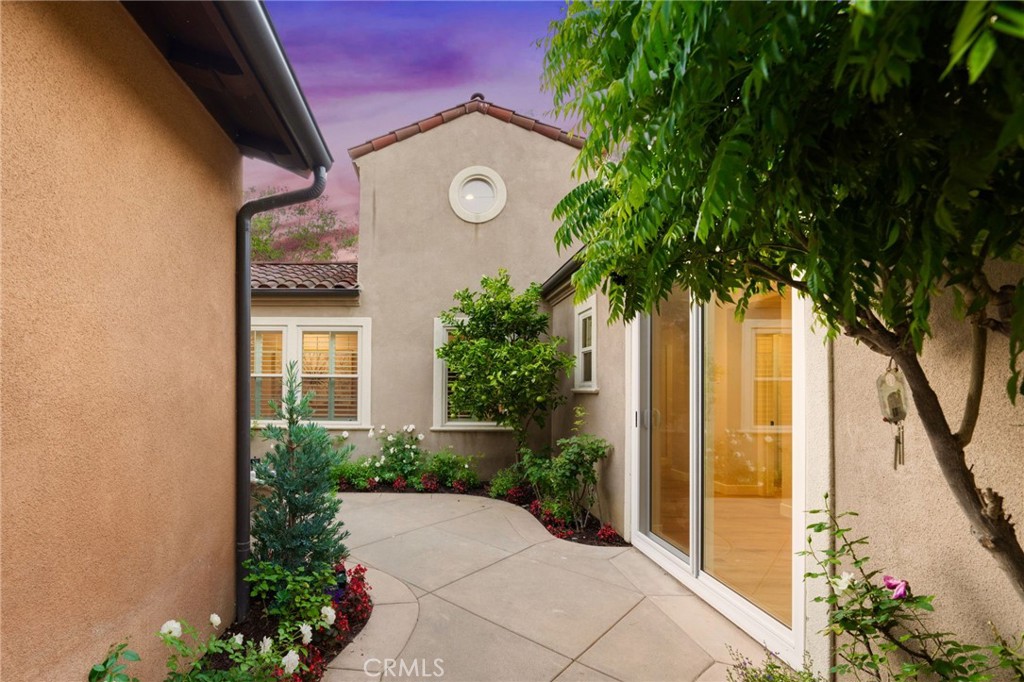 45 Shade Tree Irvine, CA 92603 - Photo 47 of 62 a couple of potted plants in front of door