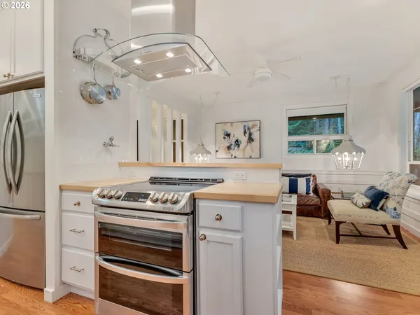 $1,685,000 | 32073 Cedar Lane, Arch Cape, OR 97102