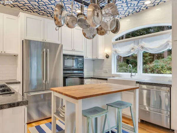 $1,685,000 | 32073 Cedar Lane, Arch Cape, OR 97102