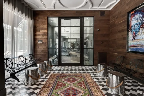 $1,870 | 206 McGowen Street, Unit 2201, Houston, TX 77006