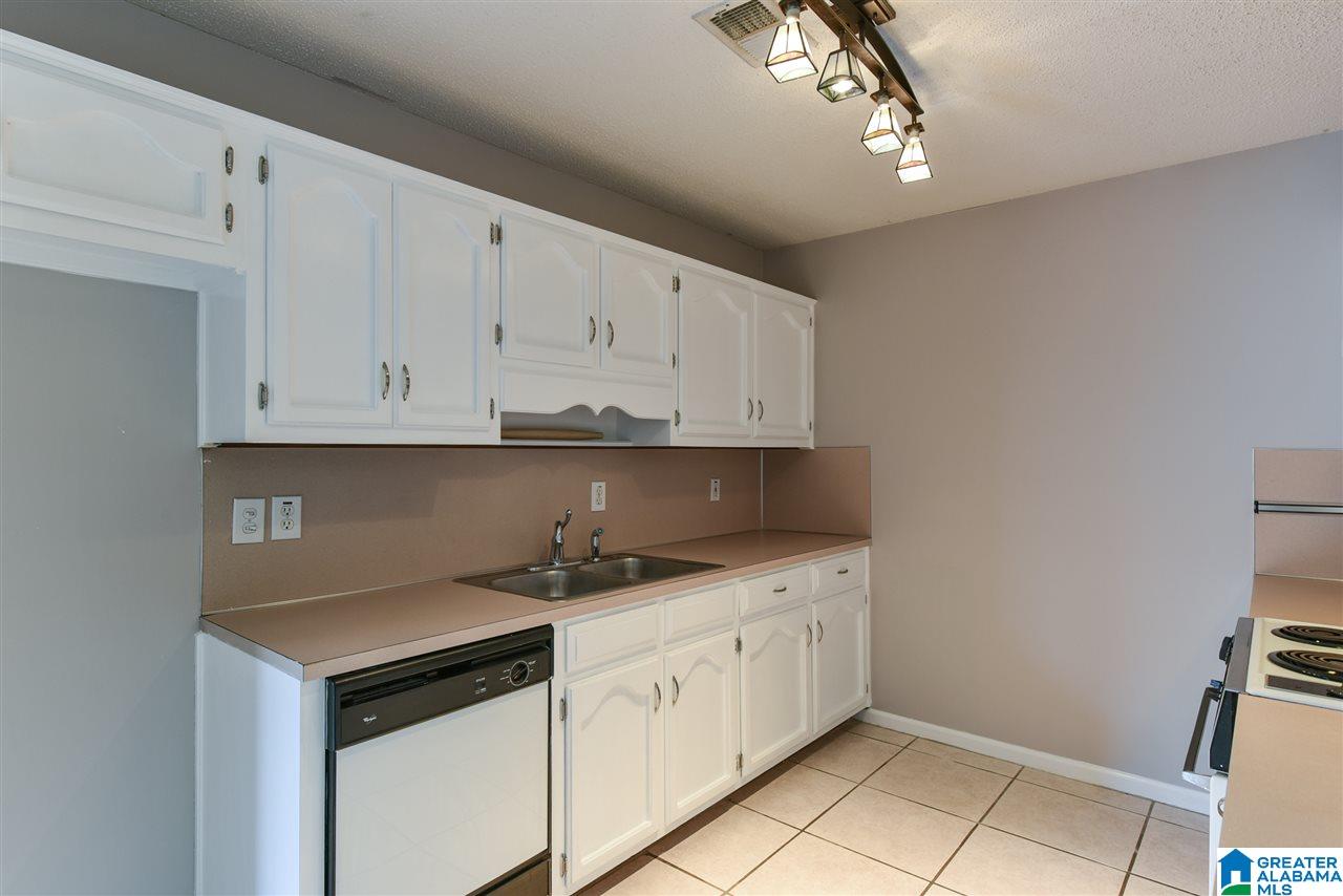 160 Lake Terrace Alabaster, AL 35007 - Photo 13 of 36