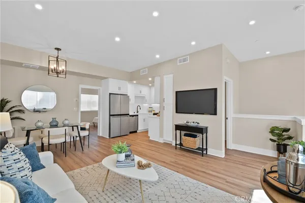 $749,900 | 18082 Prairie Avenue, Unit 102, Torrance, CA 90504