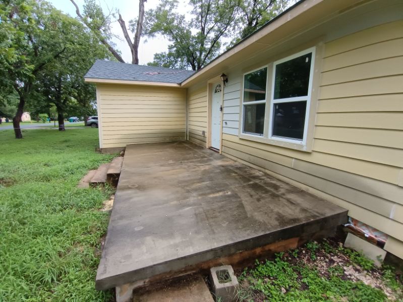 112 Ila Street Elgin, TX 78621 - Photo 8 of 27 a view of backyard of house and trees
