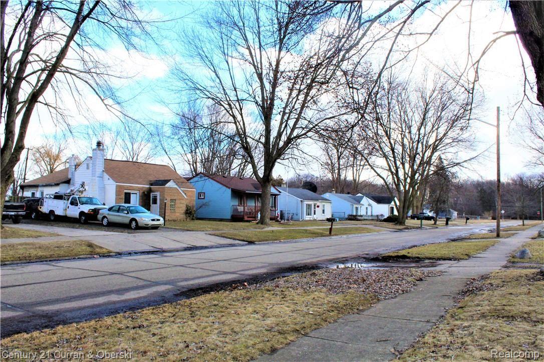 37109 Bendix Street Wayne, MI 48184 - Photo 16 of 17 Right street view