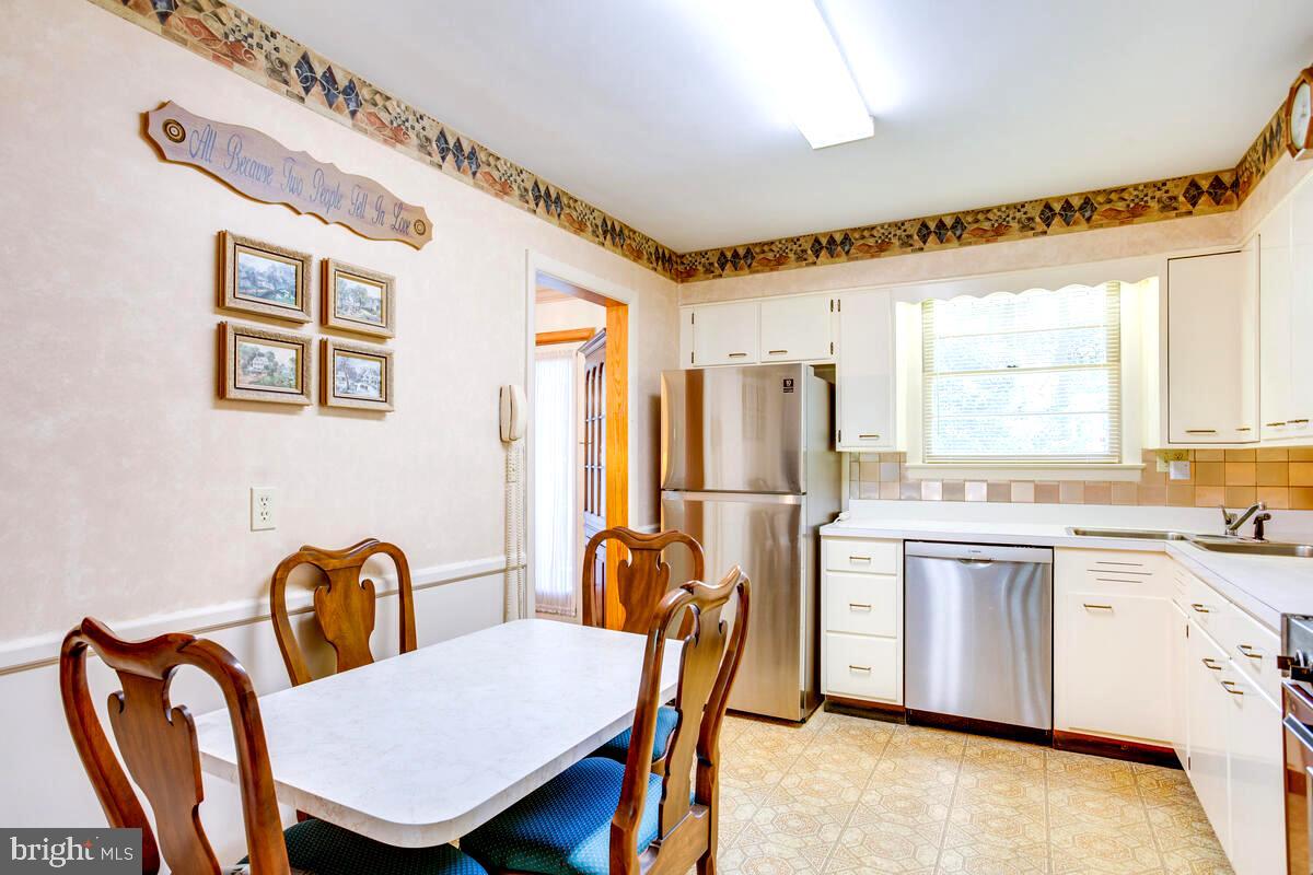 31 Cedarhill Road Randallstown, MD 21133 - Photo 21 of 64 SS Fridge & Dishwasher
