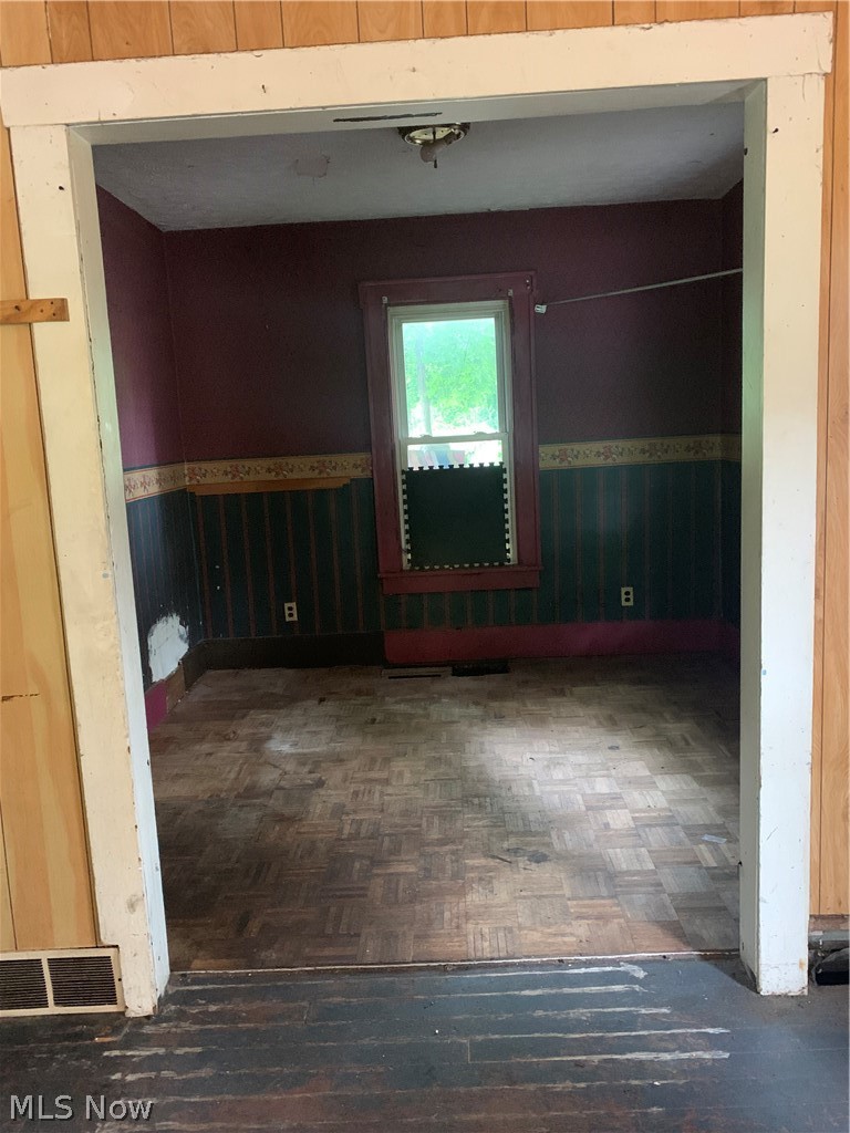 170 Stone Street Akron, OH 44305 - Photo 5 of 25 Large dining room