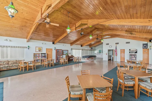 $1,400 | 2004 Lake Osborne Drive, Unit 4, Lake Worth Beach, FL 33461