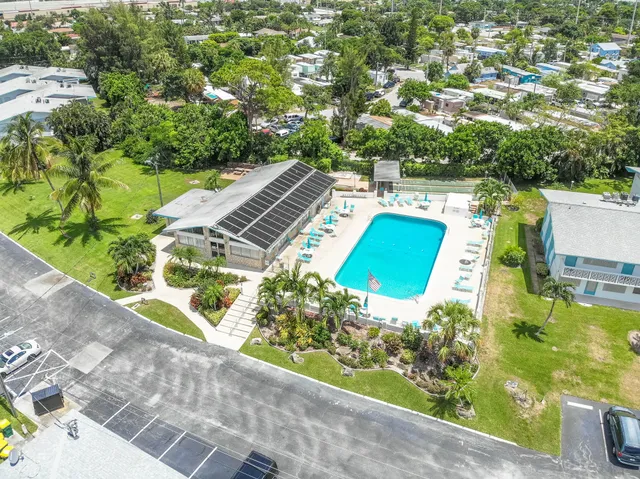 $1,400 | 2004 Lake Osborne Drive, Unit 4, Lake Worth Beach, FL 33461