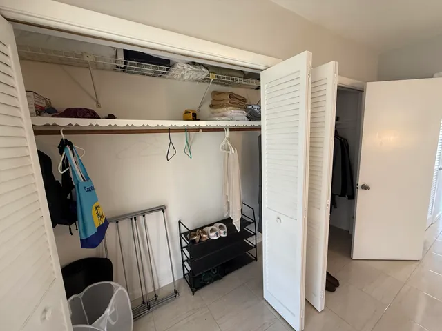 $1,400 | 2004 Lake Osborne Drive, Unit 4, Lake Worth Beach, FL 33461