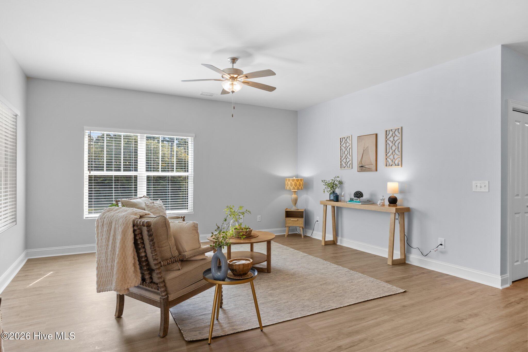 400 Lighthouse Lane, Unit B2 Cedar Point, NC 28584 - Photo 17 of 34 Living Room
