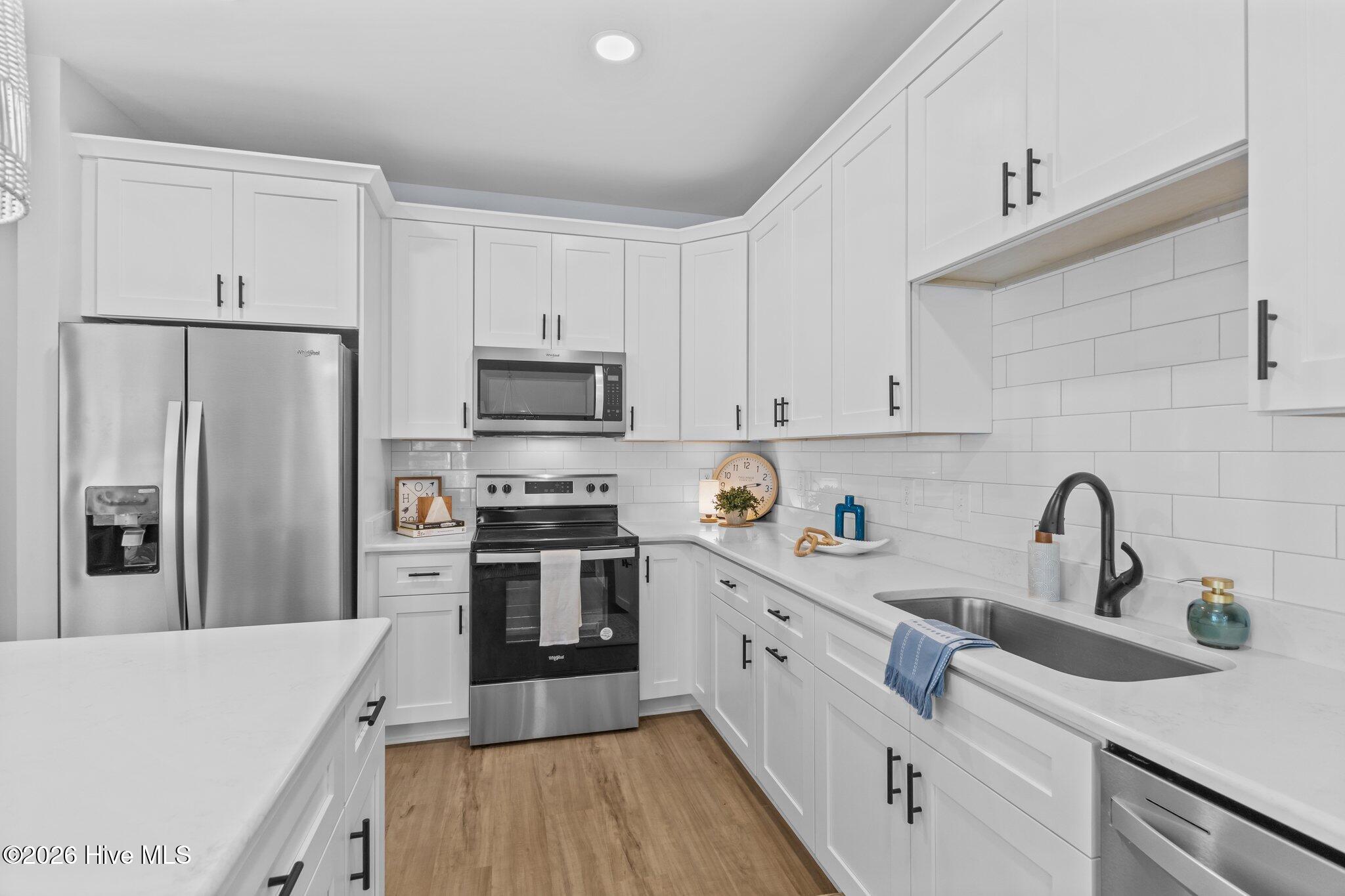 400 Lighthouse Lane, Unit B2 Cedar Point, NC 28584 - Photo 6 of 34 Kitchen