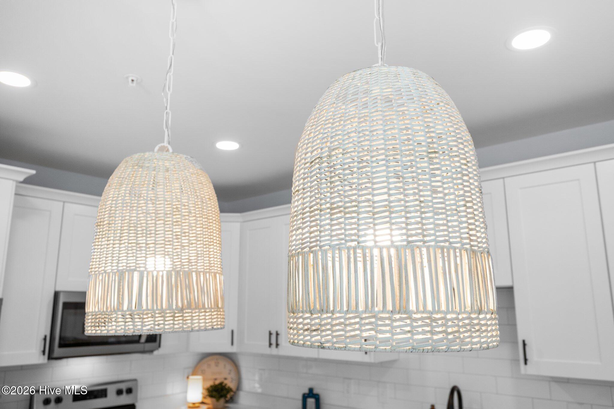 400 Lighthouse Lane, Unit B2 Cedar Point, NC 28584 - Photo 10 of 34 Pendant Lights