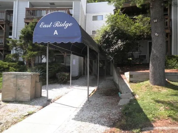 $1,350 | 5 Nabby Road, Unit A36, Danbury, CT 06811