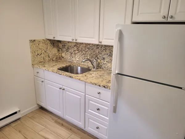 $1,350 | 5 Nabby Road, Unit A36, Danbury, CT 06811