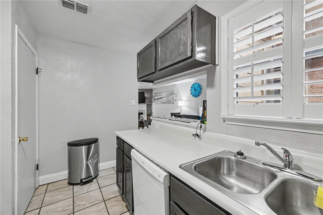 7130 Everhart Road, Unit 4 Corpus Christi, TX 78413 - Photo 13 of 27