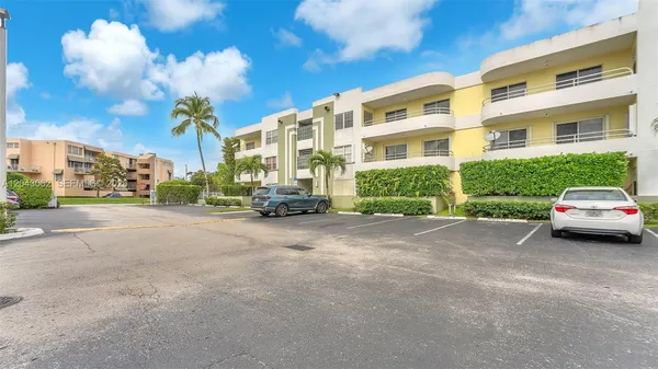 $2,100 | 10755 Southwest 108th Avenue, Unit 304, Miami, FL 33176