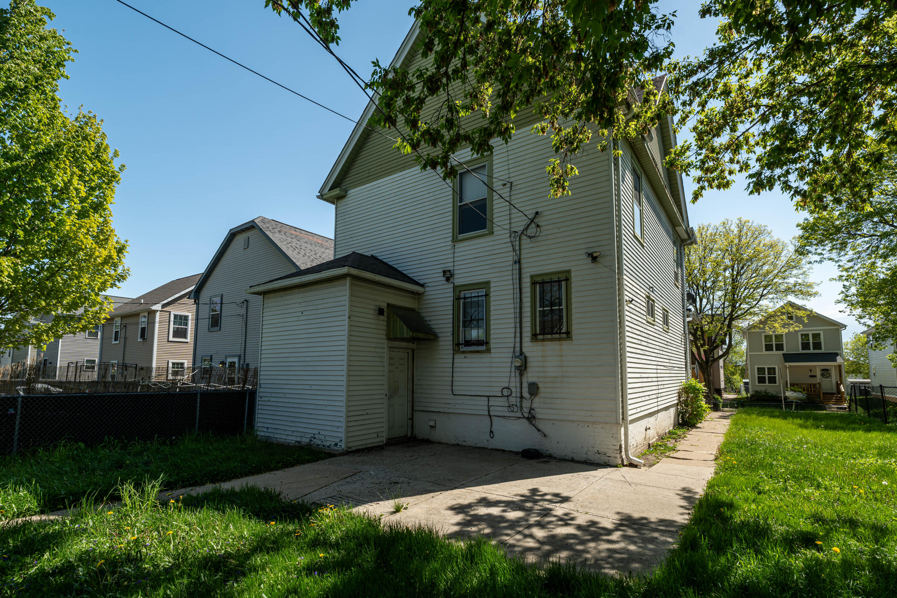 2043 North 28th Street Milwaukee, WI 53208 - Photo 41 of 42 DSC08149