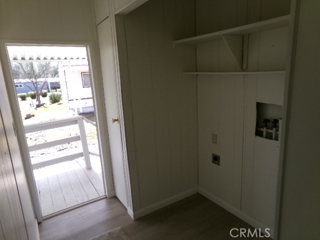 323 Ridgecrest Parkway Oroville, CA 95966 - Photo 30 of 35 a view of an empty walk in closet