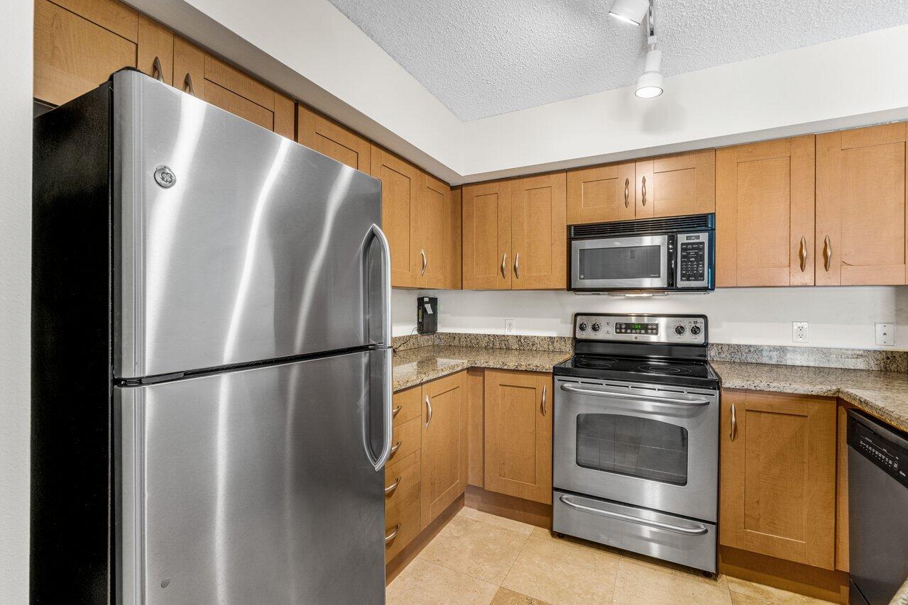 3111 Clint Moore Road, Unit 203 Boca Raton, FL 33496 - Photo 11 of 28 011-3111ClintMooreRoad-BocaRaton-FL-3349