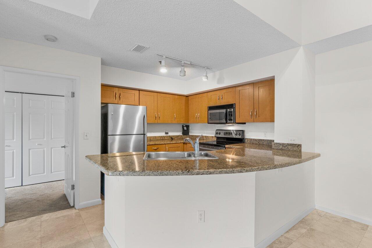 3111 Clint Moore Road, Unit 203 Boca Raton, FL 33496 - Photo 9 of 28 009-3111ClintMooreRoad-BocaRaton-FL-3349