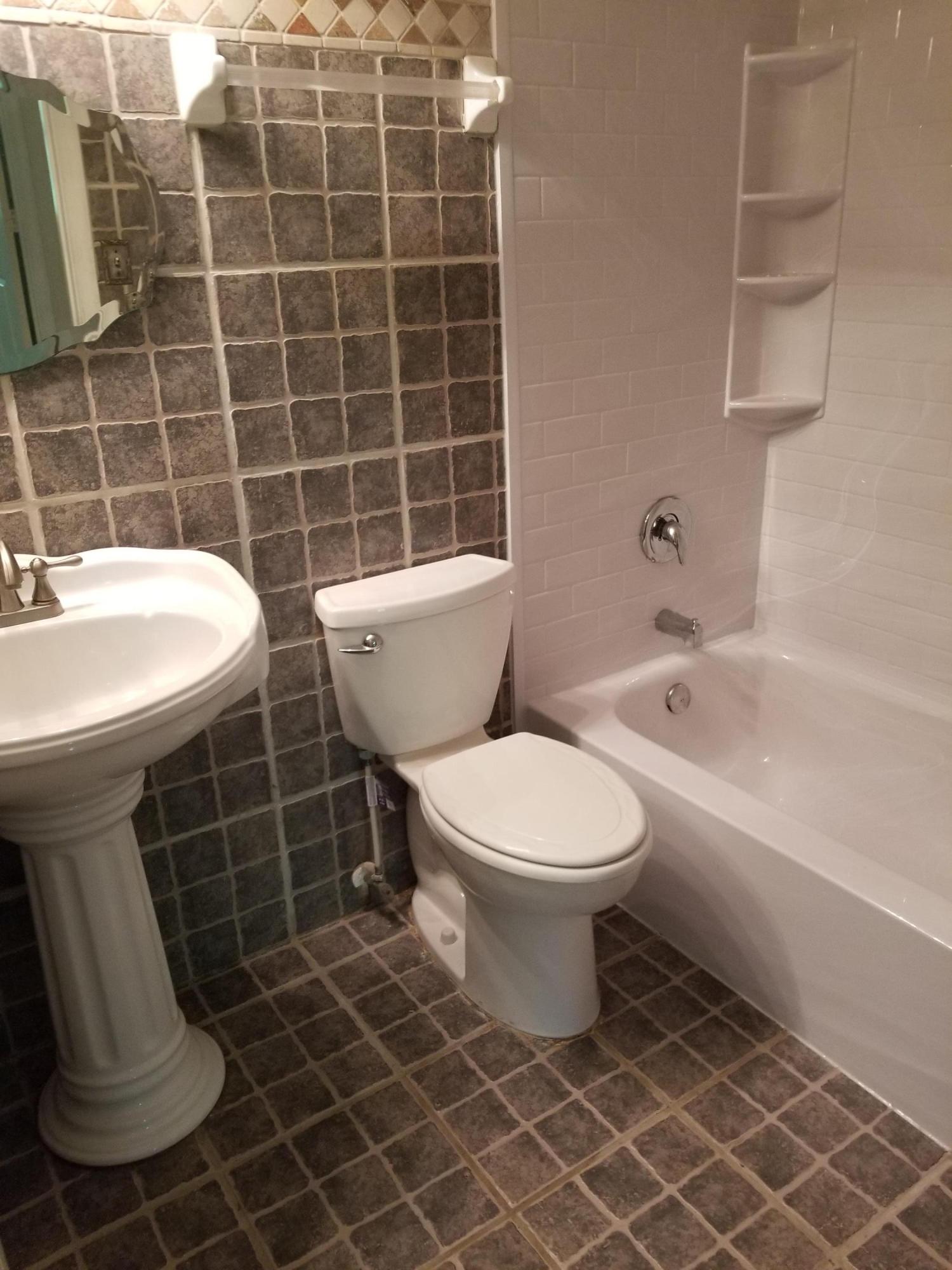 16439 88th Road North Loxahatchee, FL 33470 - Photo 8 of 10 BATH