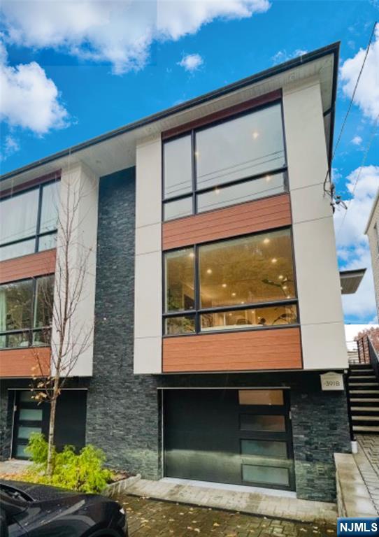 391 B Undercliff Avenue, Unit B Edgewater, NJ 07020 - Photo 1 of 13