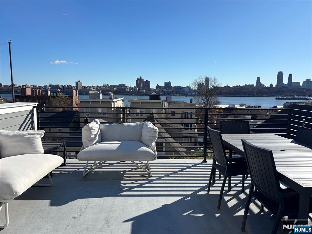 391 B Undercliff Avenue, Unit B Edgewater, NJ 07020 - Photo 12 of 13