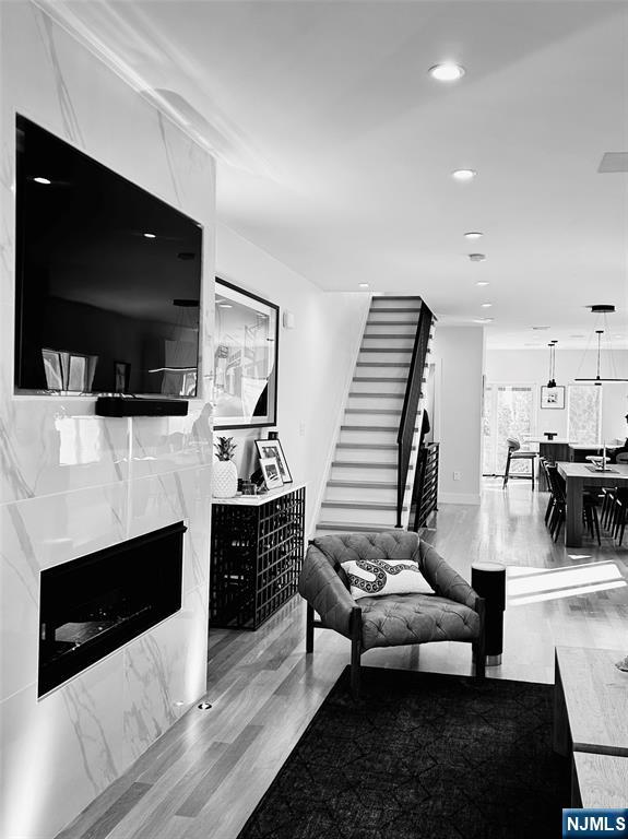 391 B Undercliff Avenue, Unit B Edgewater, NJ 07020 - Photo 2 of 13