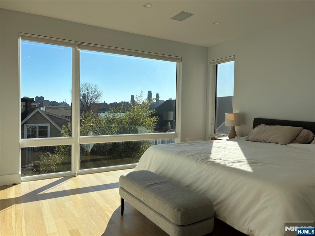 391 B Undercliff Avenue, Unit B Edgewater, NJ 07020 - Photo 7 of 13