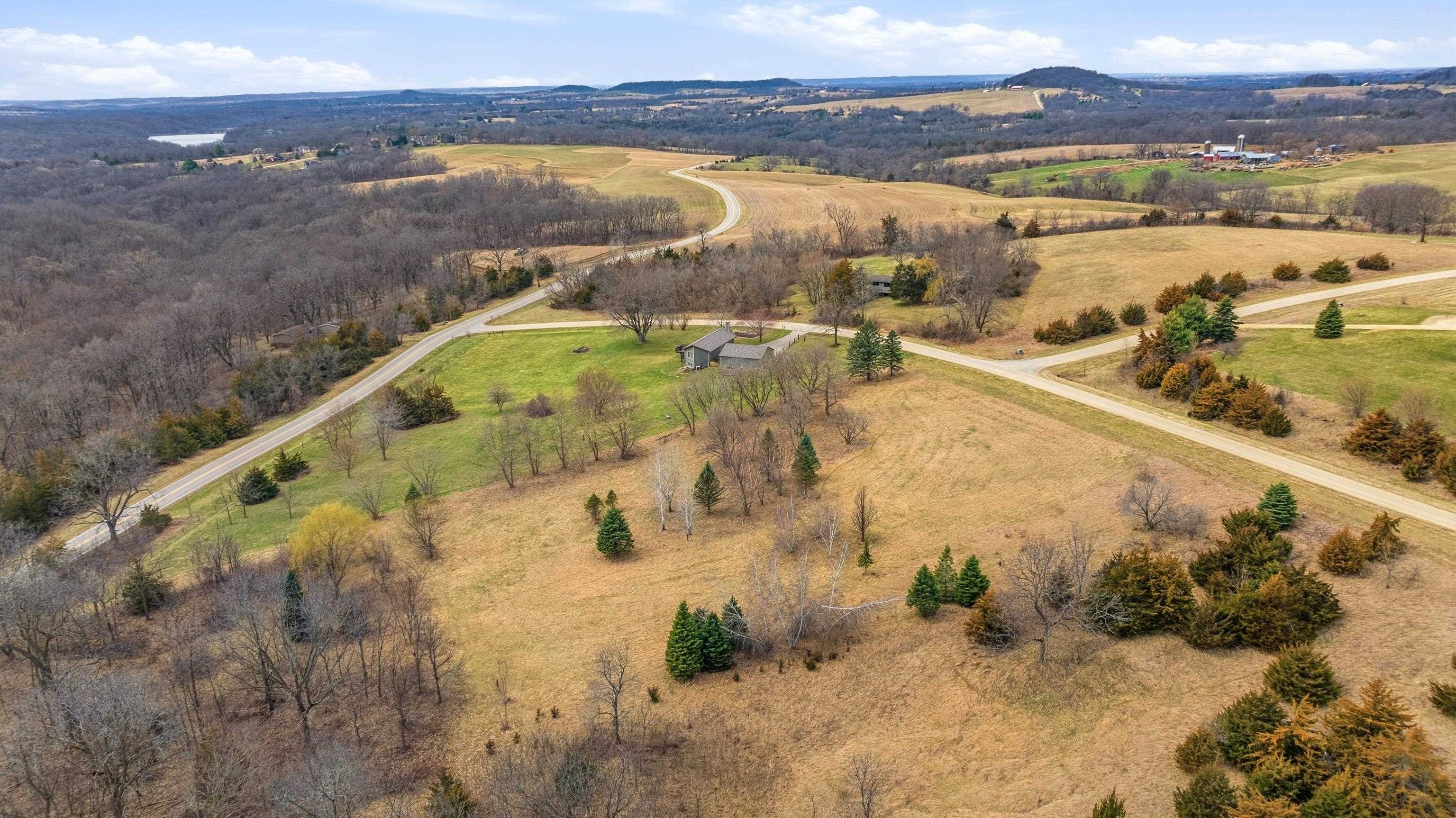 3 Summit Pass Galena, IL 61036 - Photo 5 of 9