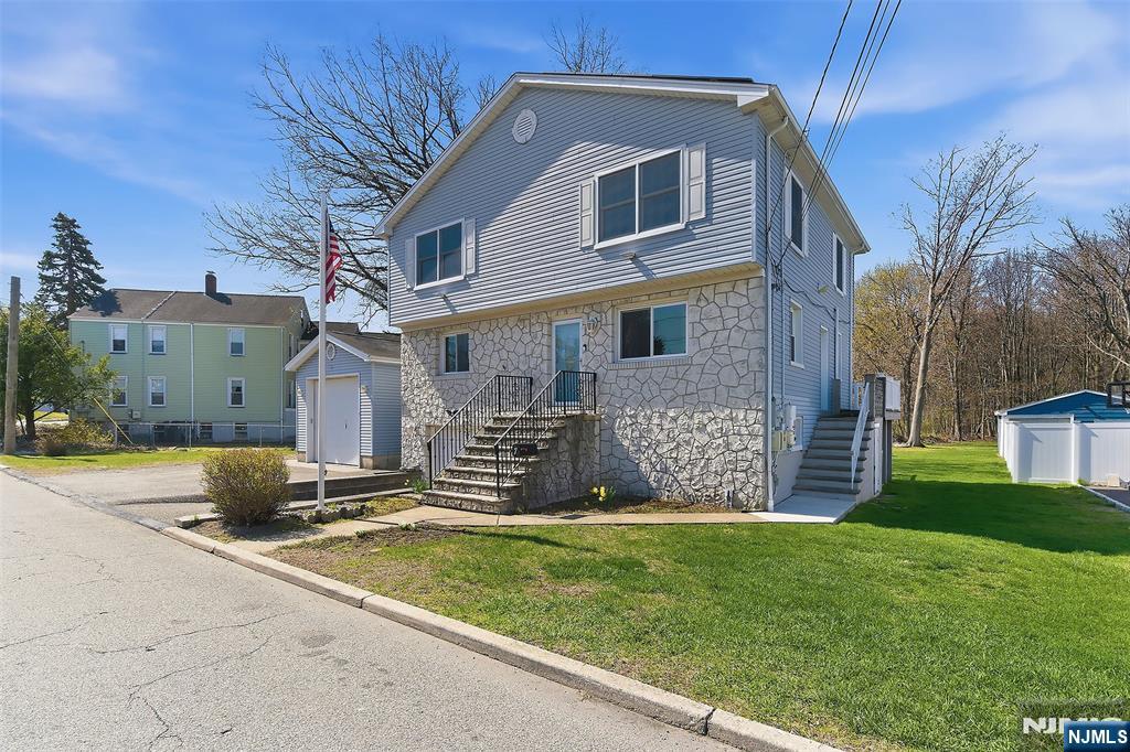 7 Franklin Street Little Ferry, NJ 07643 - Photo 3 of 38