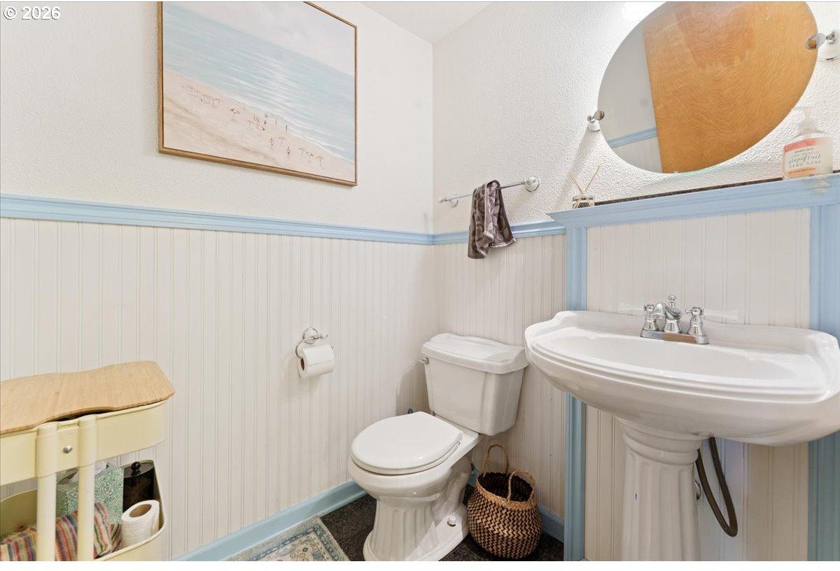 1005 Southwest 4th Street Gresham, OR 97080 - Photo 21 of 47 Bathroom