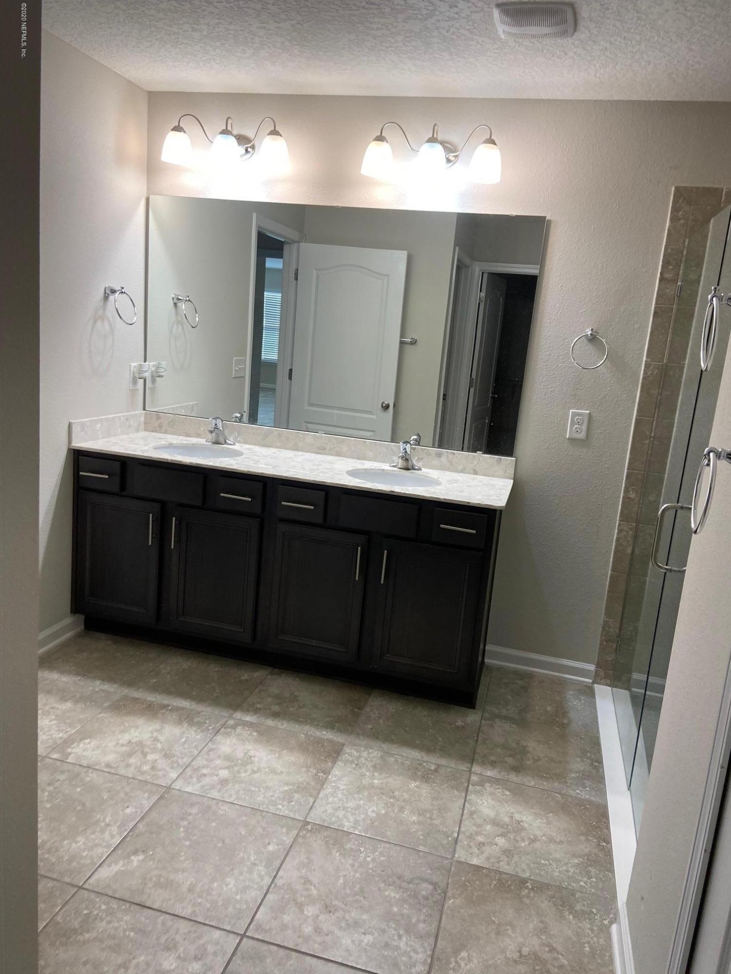 585 Deer Crossing Road St. Augustine, FL 32086 - Photo 12 of 20 Deer Crossing 585 - Master Bath 2