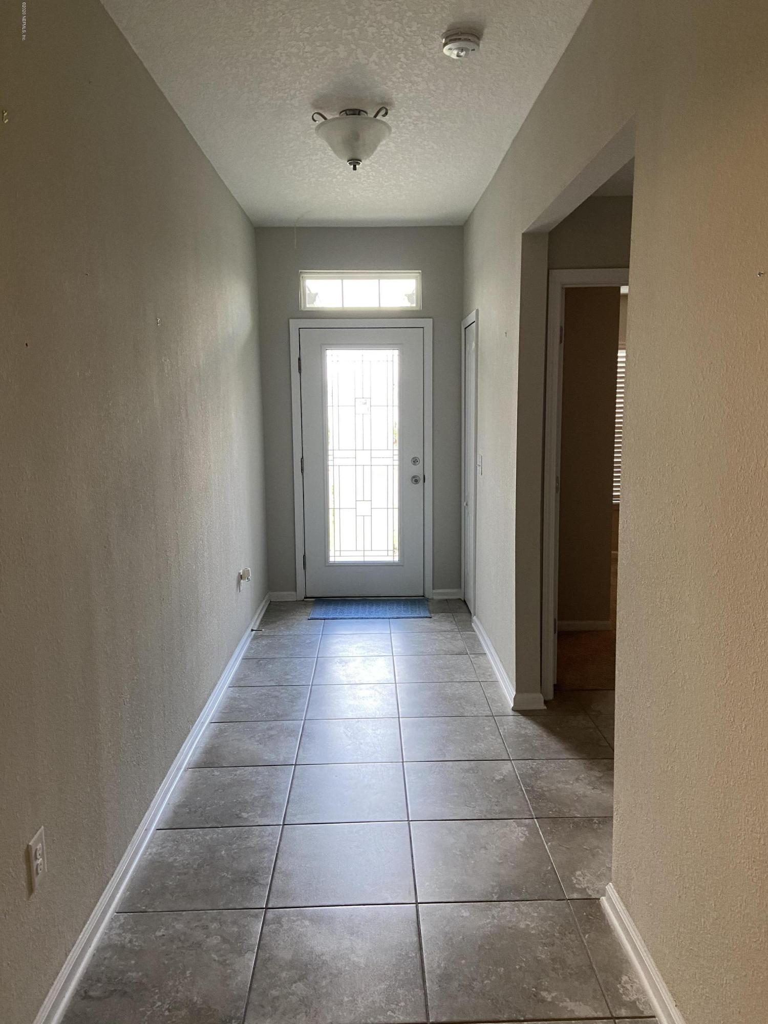 Deer Crossing 585 - Foyer