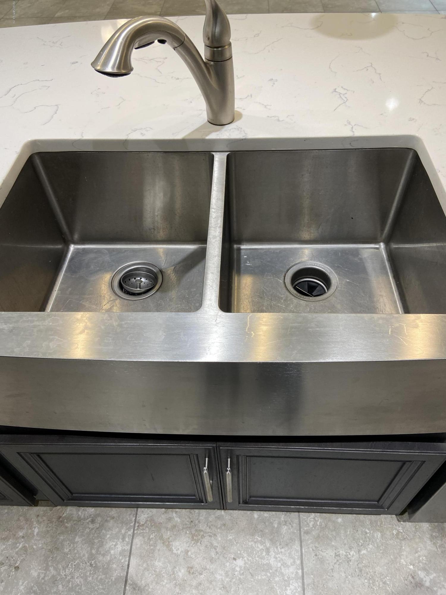 Deer Crossing 585 - Deep Double Sink Sta