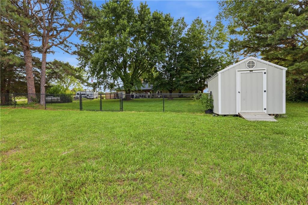 703 Northeast 102P Road Clinton, MO 64735 - Photo 8 of 53