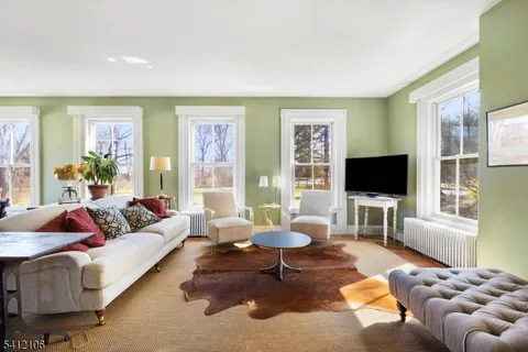 $599,000 | 25 Baptist Church Road, Hampton, NJ 08827