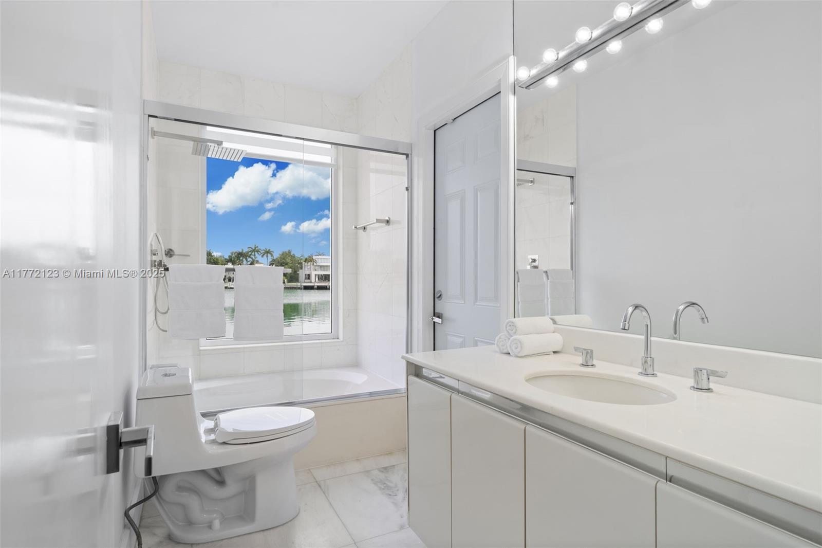 701 North Mashta Drive Key Biscayne, FL 33149 - Photo 37 of 52