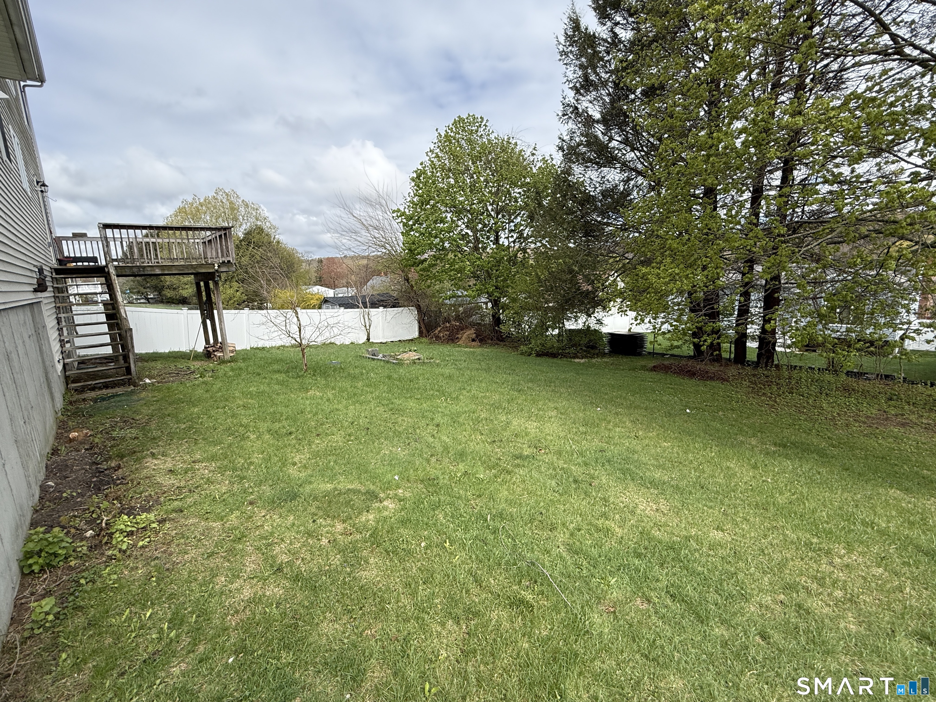 75 Ridgeway Avenue Watertown, CT 06779 - Photo 20 of 26 Yard