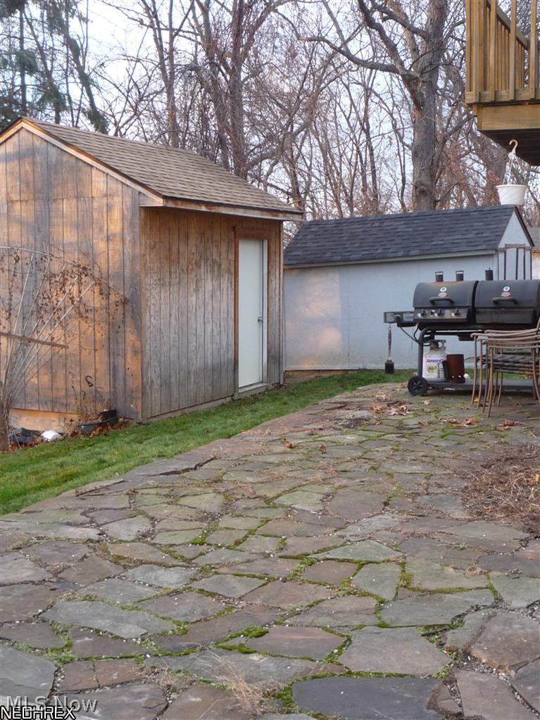 516 Gibbs Road Akron, OH 44312 - Photo 3 of 23
