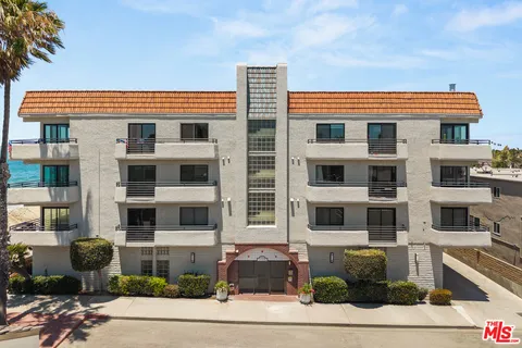 $795,000 | 1 62nd Place, Unit 203, Long Beach, CA 90803