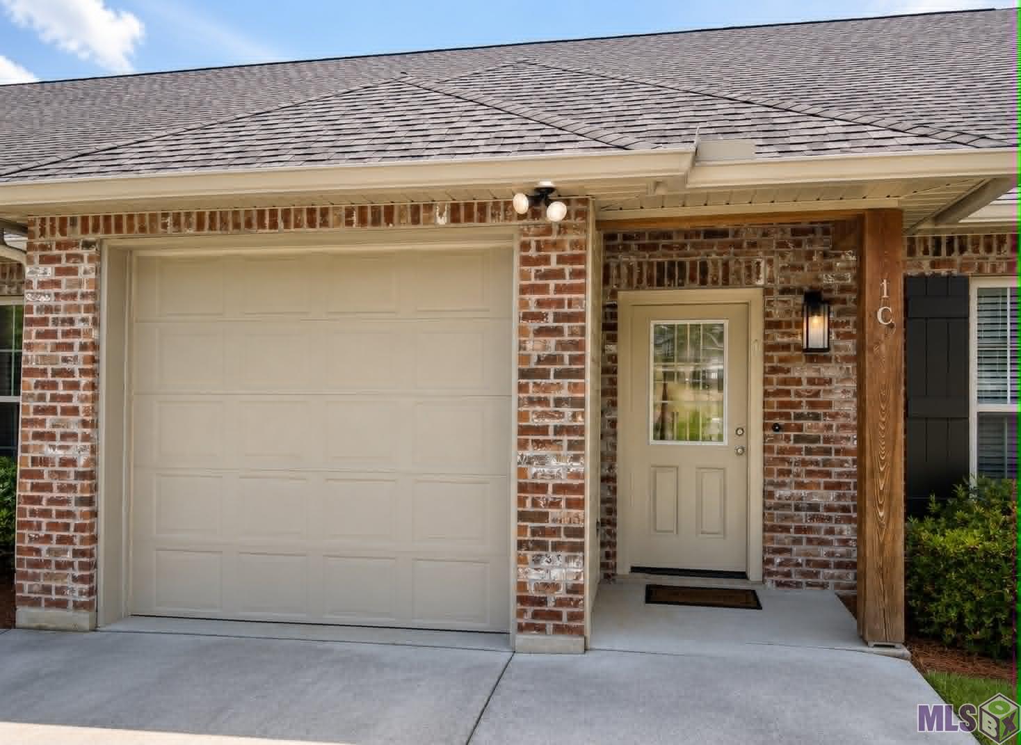 9017 Lockhart Road Denham Springs, LA 70726 - Photo 2 of 10