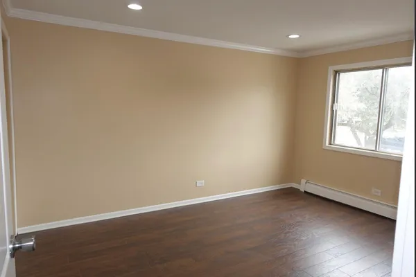 $1,895 | 629 West 65th Street, Unit 3, Westmont, IL 60559