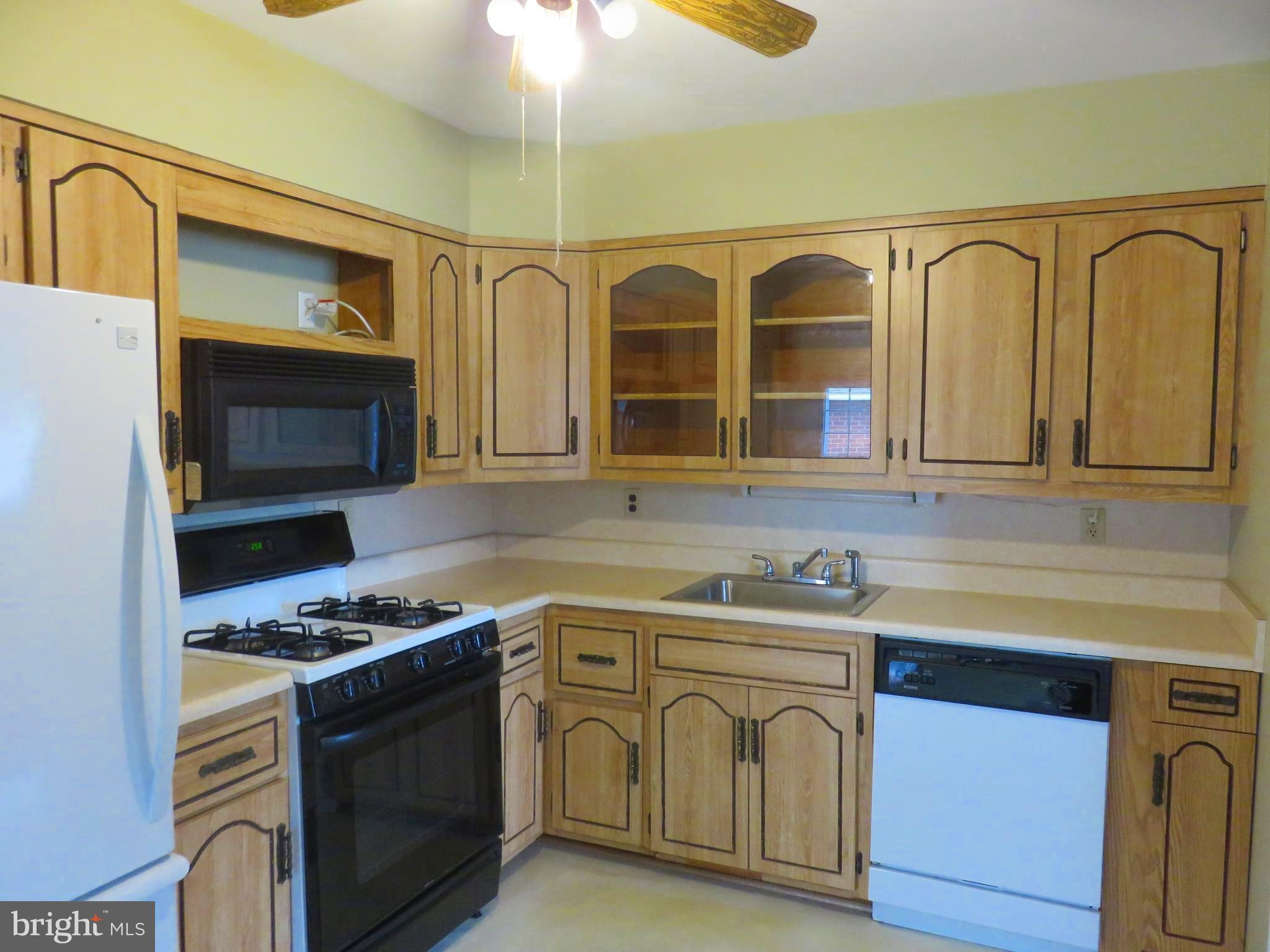 15 Hathaway Road Lutherville-Timonium, MD 21093 - Photo 9 of 30 PLENTY OF CABINET SPACE